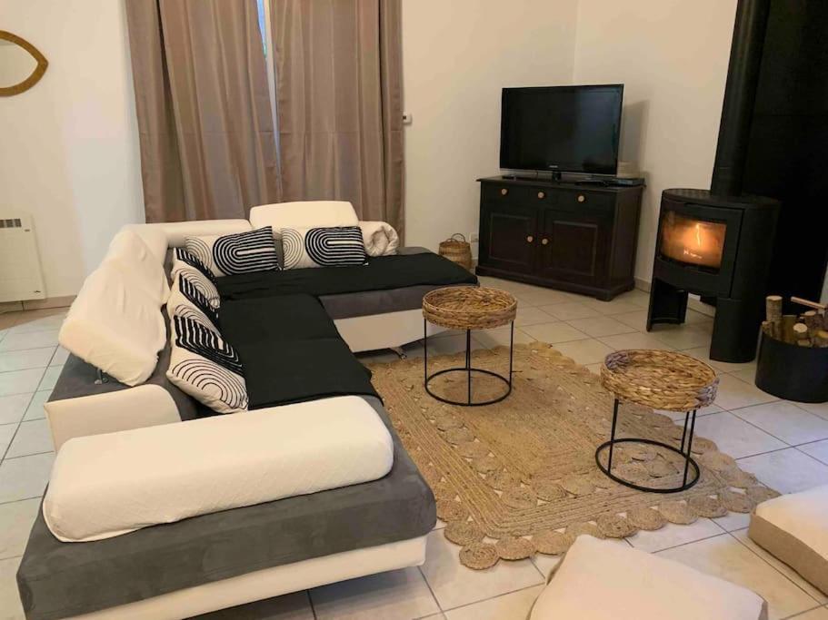 3 Etoiles Les Gourlines Avec Balneo, Veranda, Piscine Et Garage Ferienhaus