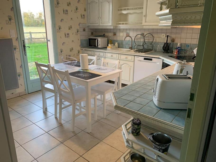 3 Etoiles Les Gourlines Avec Balneo, Veranda, Piscine Et Garage