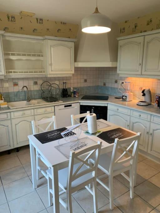 3 Etoiles Les Gourlines Avec Balneo, Veranda, Piscine Et Garage Ferienhaus